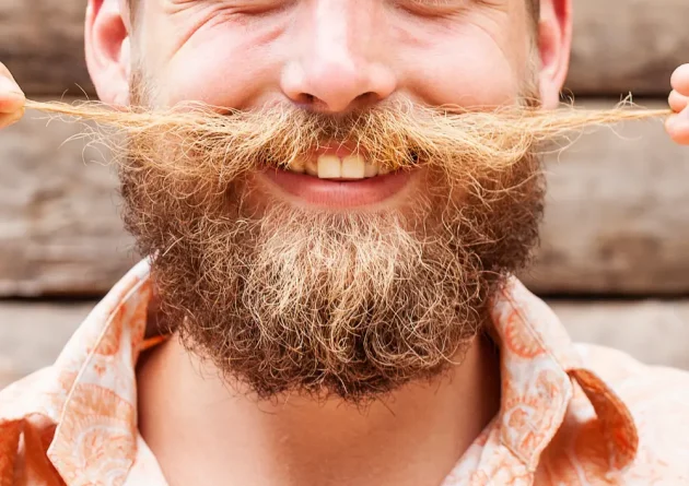 Jak zapuścić wąsy i dbać o ich nienaganny wygląd